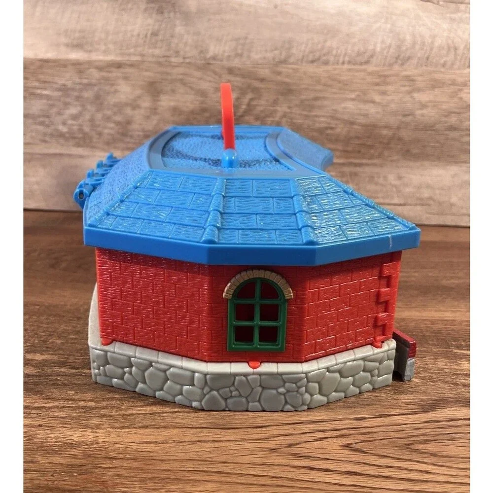 Learning Curve Thomas & Friends Roundhouse/Turntable Folding Carry Case 2002